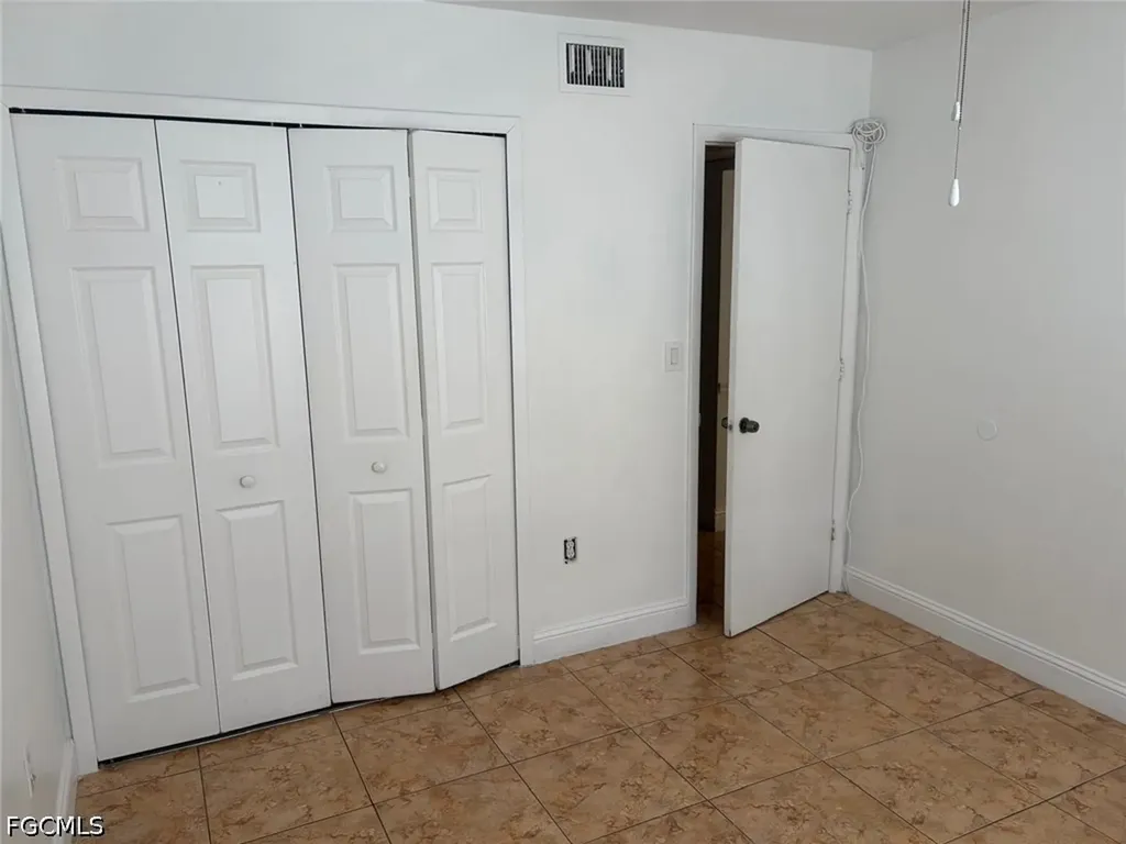 2700 Park Windsor Drive Fort Myers FL 33901