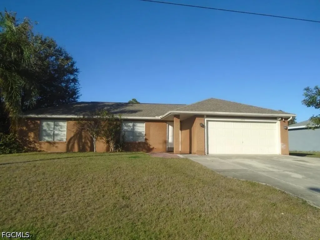 3310 9th Street W Lehigh Acres FL 33971