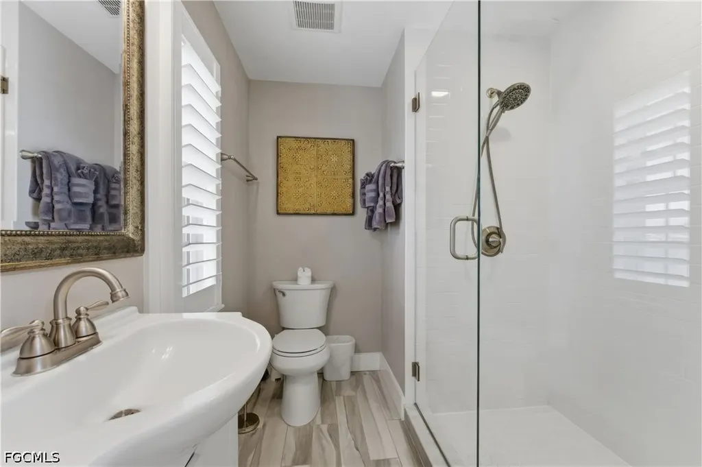 858 SE 1st Terrace Cape Coral FL 33990