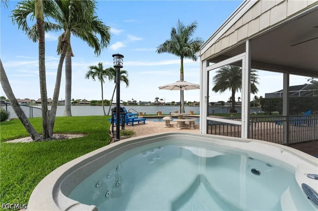 858 SE 1st Terrace Cape Coral FL 33990