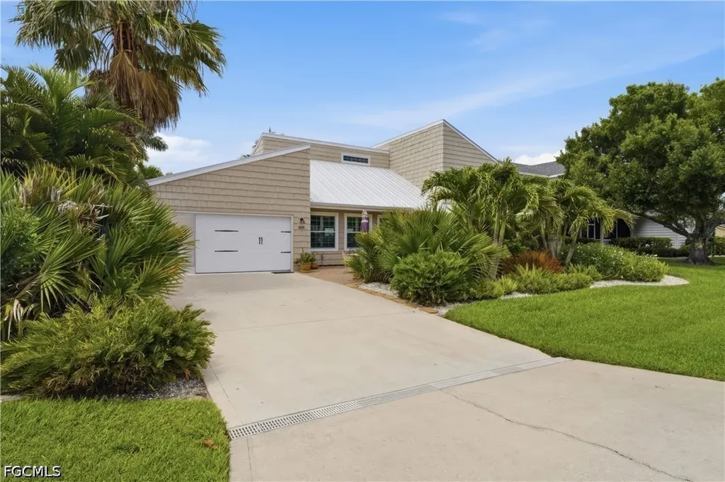 858 SE 1st Terrace Cape Coral FL 33990