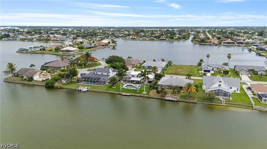 858 SE 1st Terrace Cape Coral FL 33990