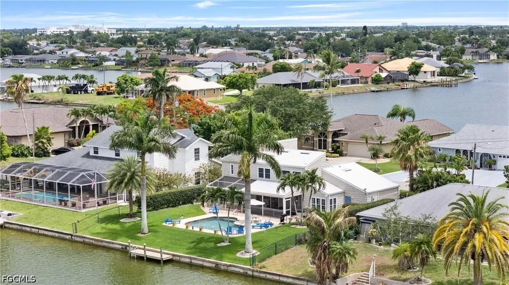 858 SE 1st Terrace Cape Coral FL 33990