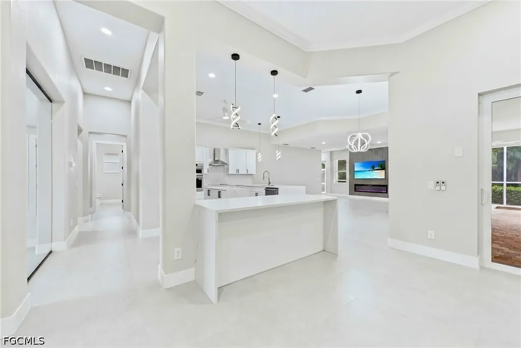 1817 Lagoon Lane Cape Coral FL 33914