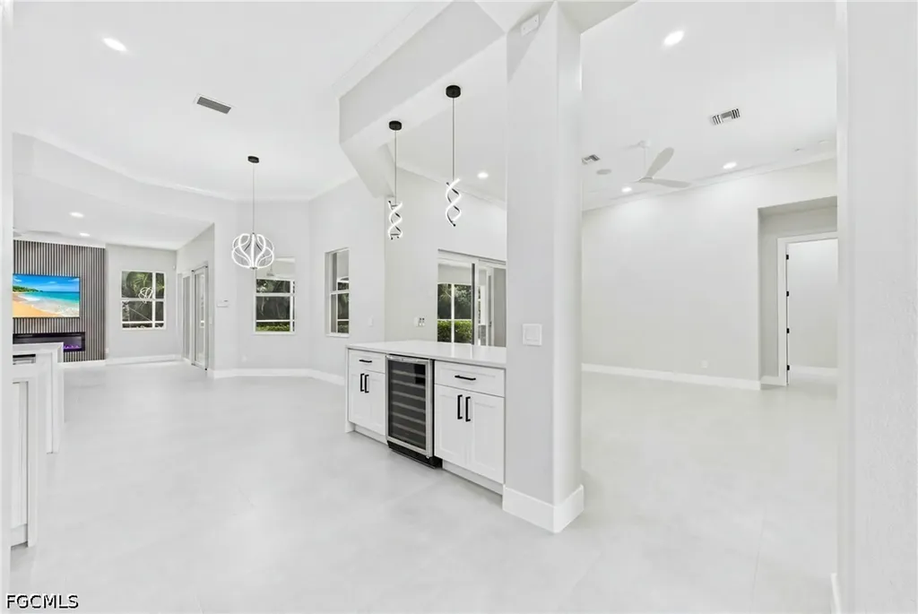 1817 Lagoon Lane Cape Coral FL 33914