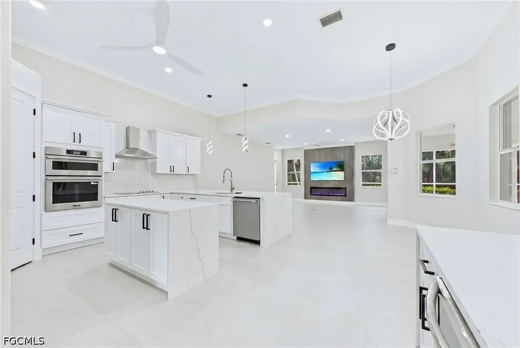 1817 Lagoon Lane Cape Coral FL 33914