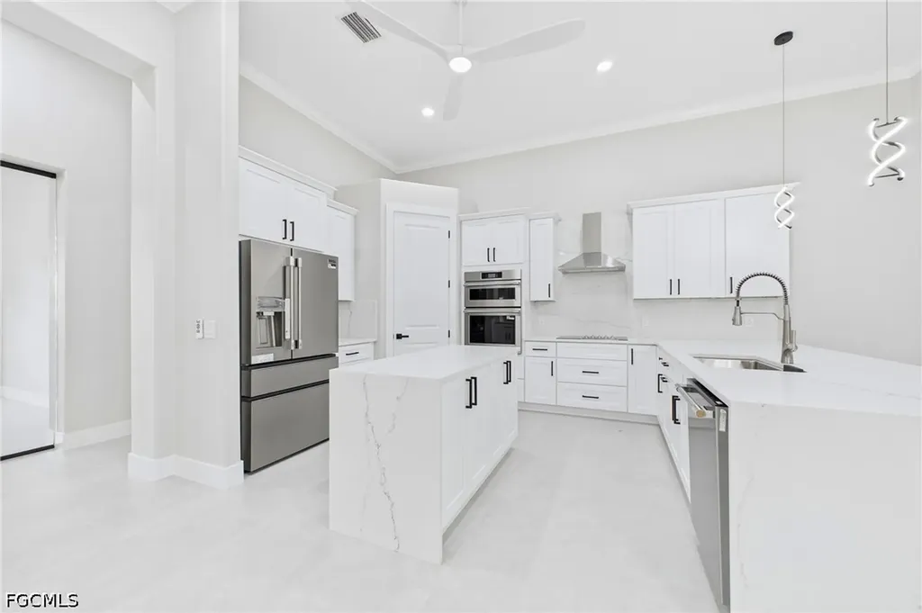 1817 Lagoon Lane Cape Coral FL 33914