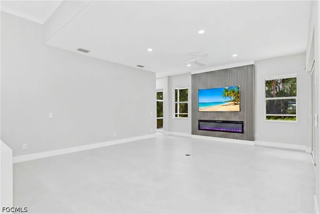 1817 Lagoon Lane Cape Coral FL 33914