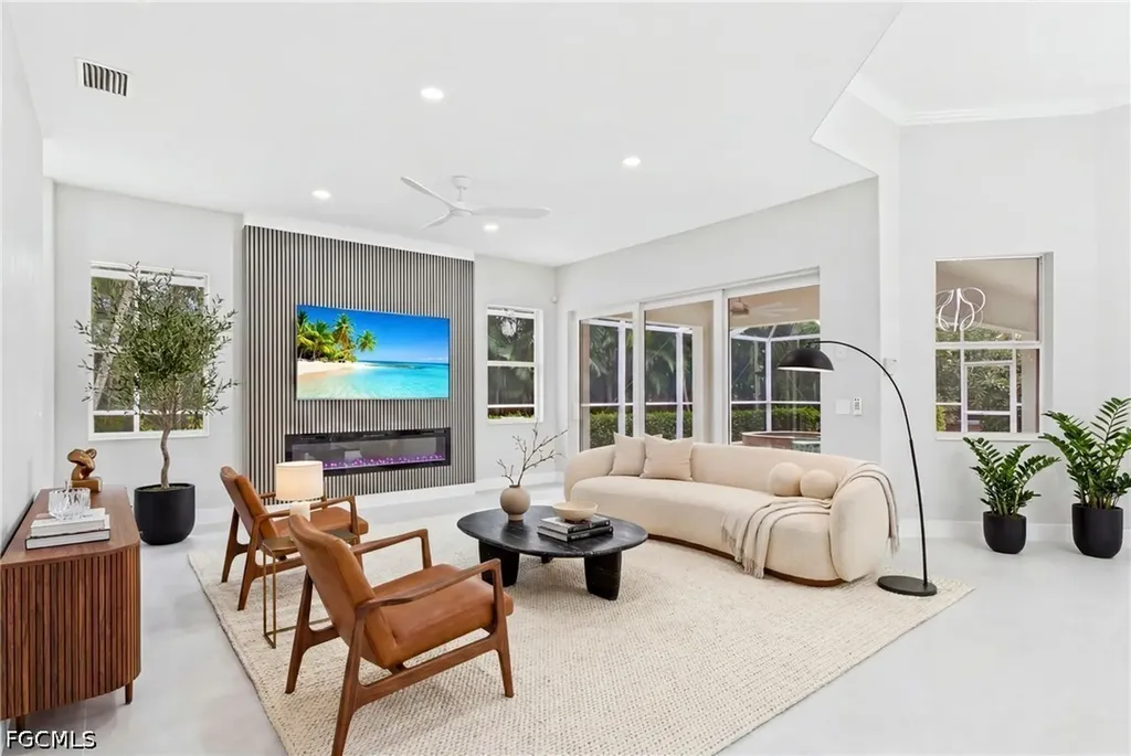 1817 Lagoon Lane Cape Coral FL 33914