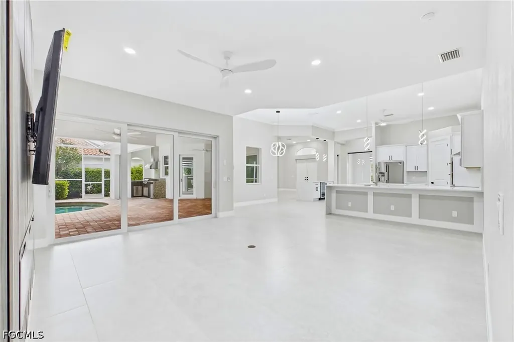 1817 Lagoon Lane Cape Coral FL 33914