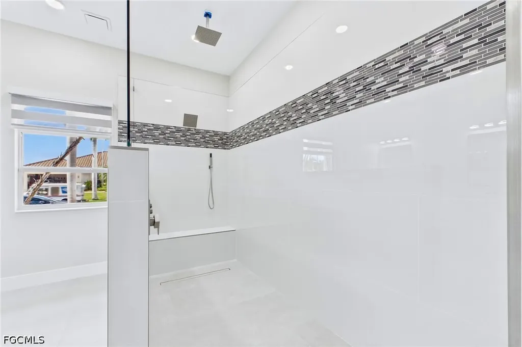 1817 Lagoon Lane Cape Coral FL 33914