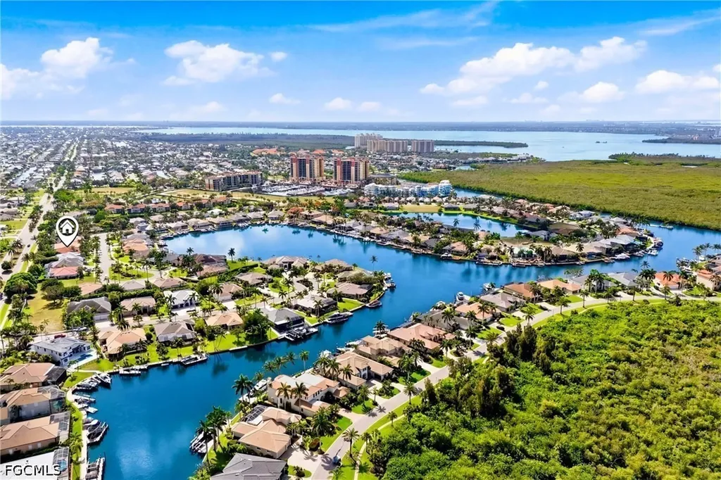 1817 Lagoon Lane Cape Coral FL 33914