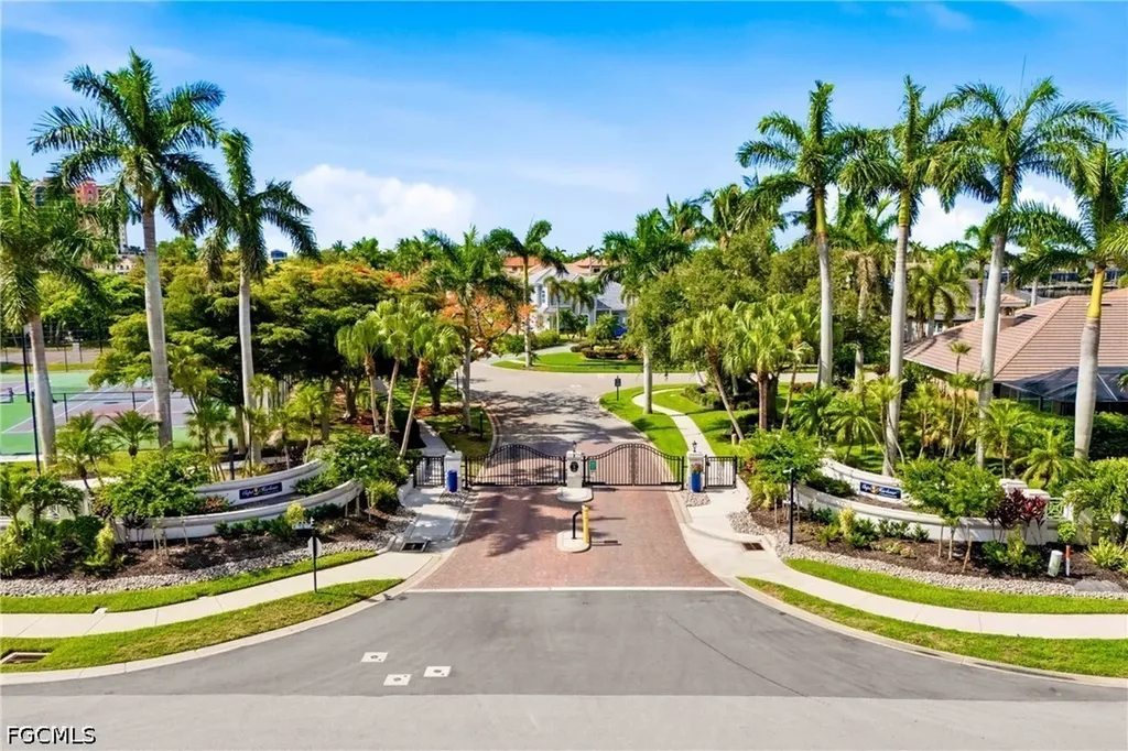 1817 Lagoon Lane Cape Coral FL 33914