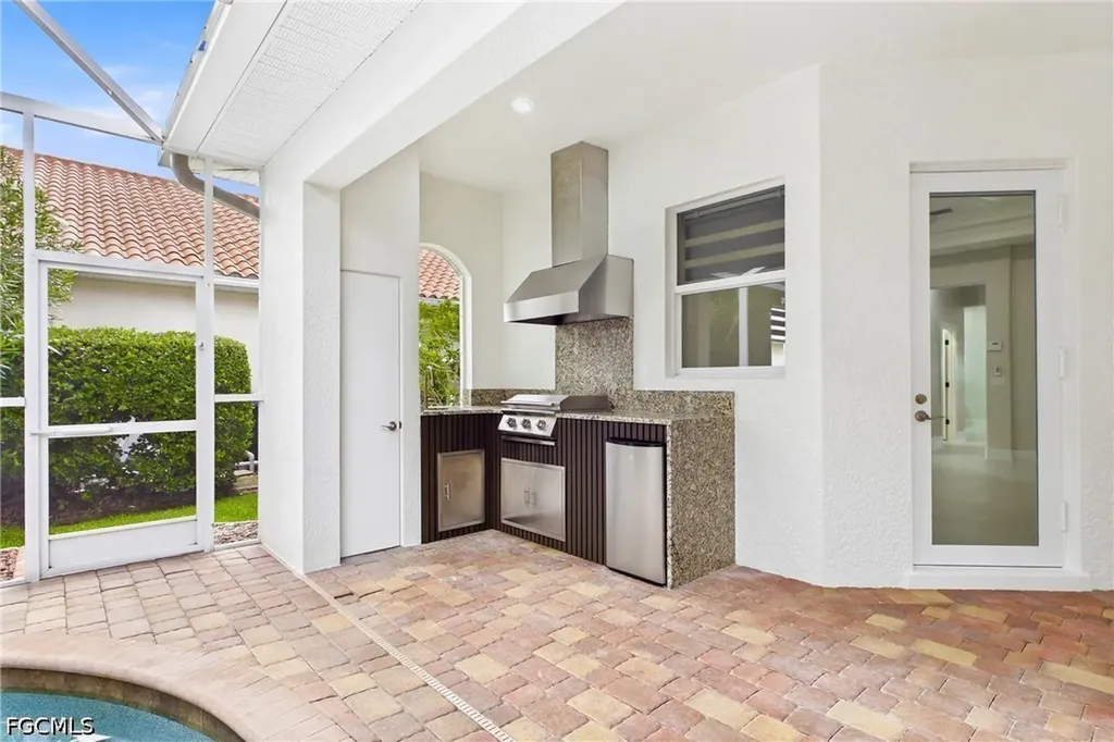 1817 Lagoon Lane Cape Coral FL 33914
