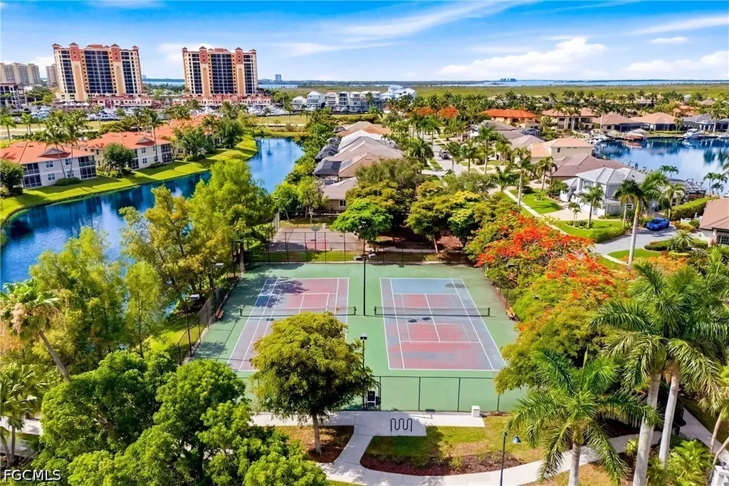 1817 Lagoon Lane Cape Coral FL 33914