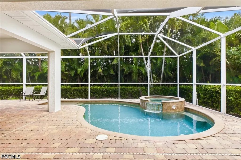 1817 Lagoon Lane Cape Coral FL 33914
