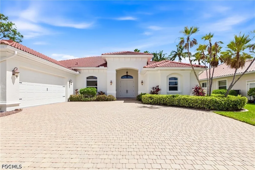 1817 Lagoon Lane Cape Coral FL 33914