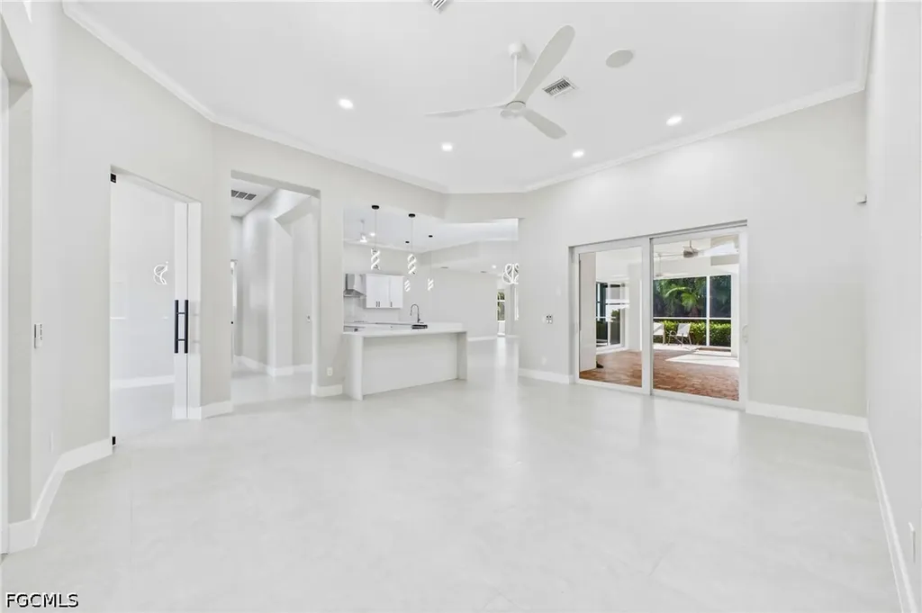 1817 Lagoon Lane Cape Coral FL 33914