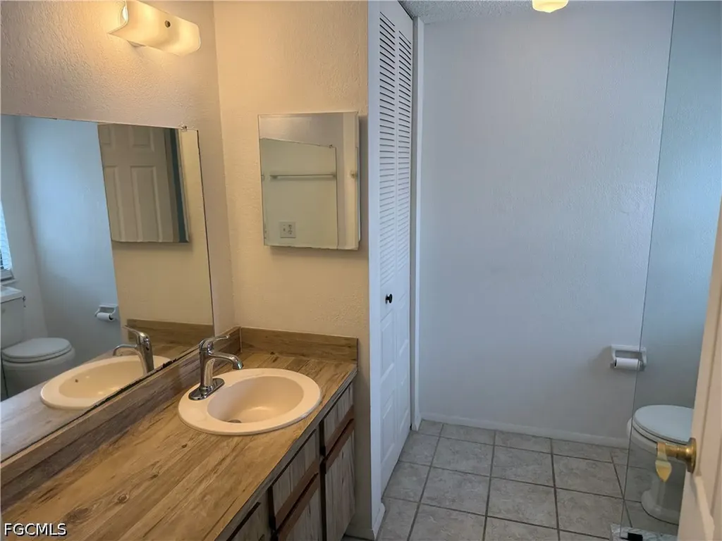 142 SE 1st Avenue Cape Coral FL 33990