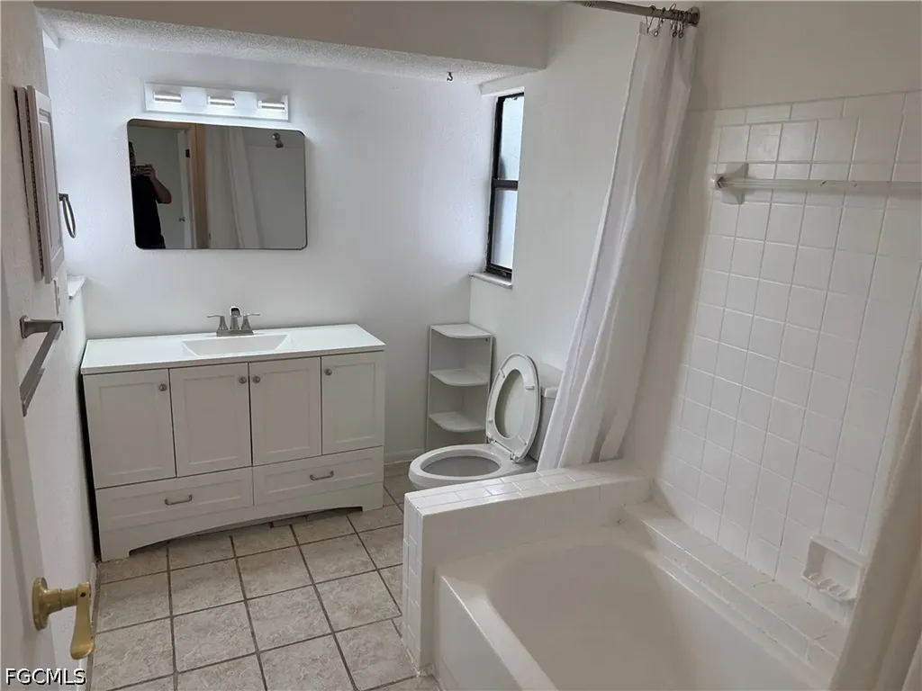142 SE 1st Avenue Cape Coral FL 33990