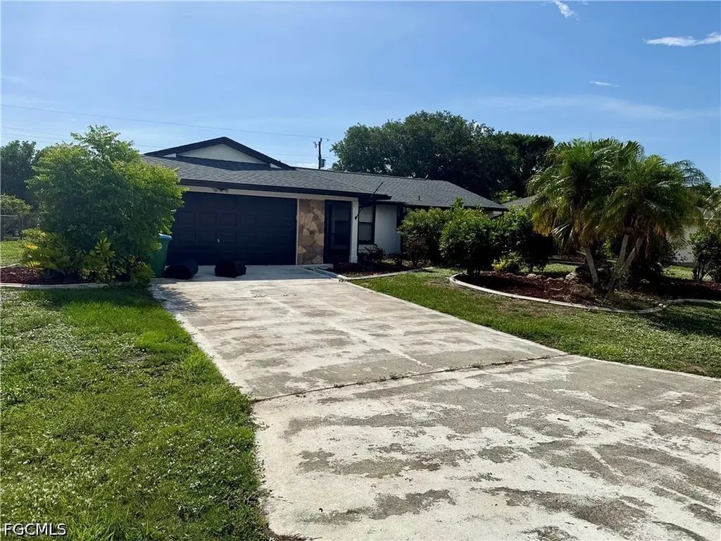 142 SE 1st Avenue Cape Coral FL 33990
