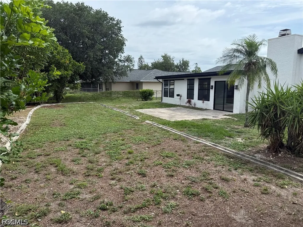 142 SE 1st Avenue Cape Coral FL 33990