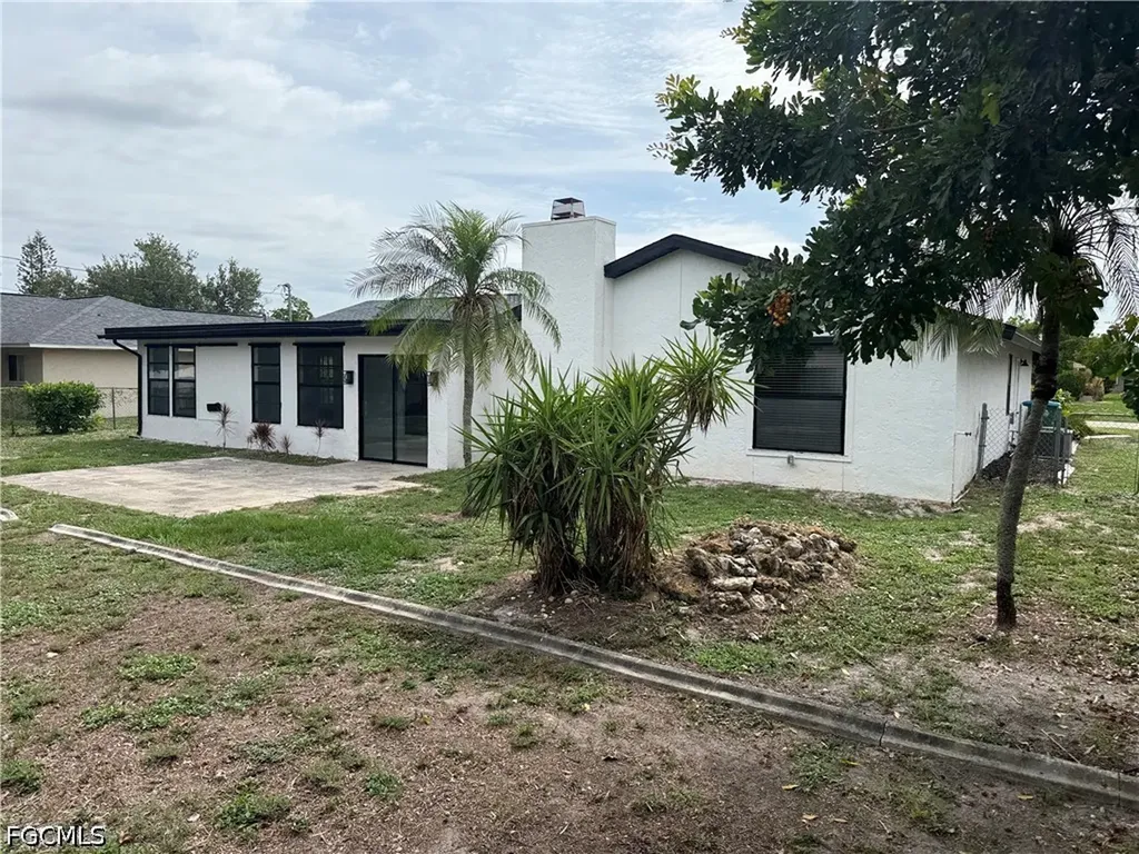 142 SE 1st Avenue Cape Coral FL 33990