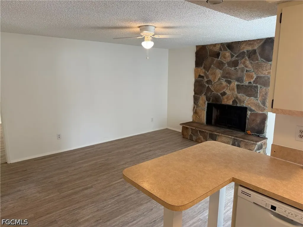 142 SE 1st Avenue Cape Coral FL 33990