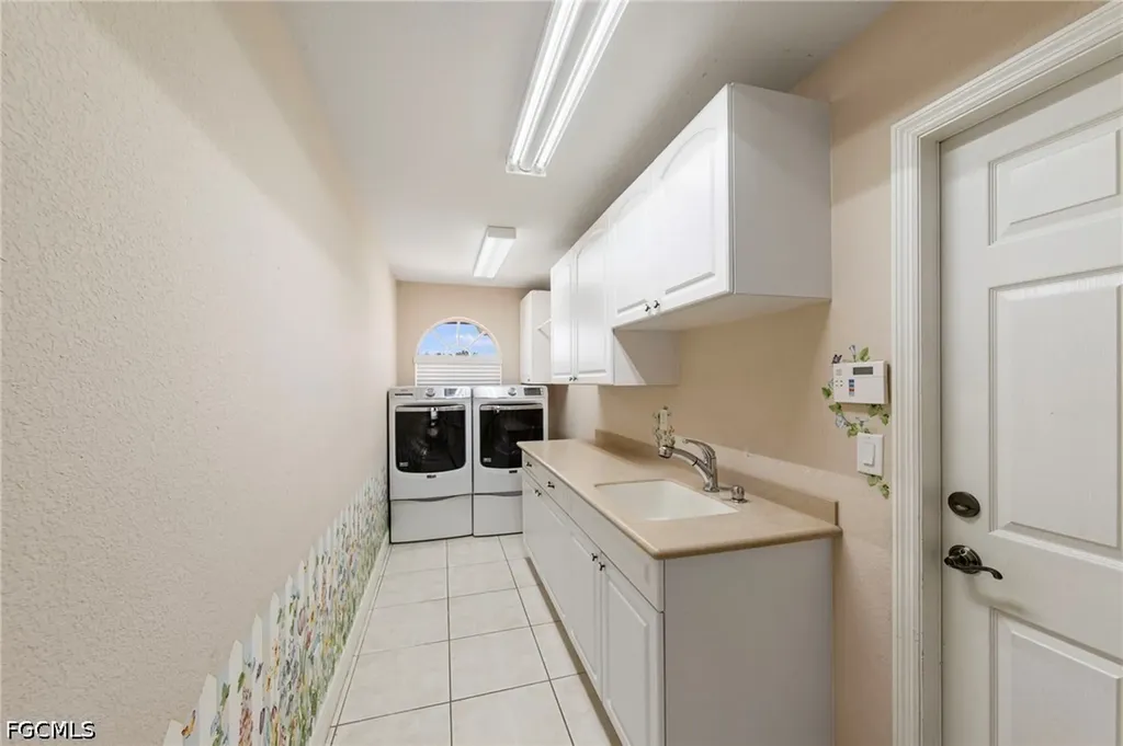 508 SW 6th Street Cape Coral FL 33991