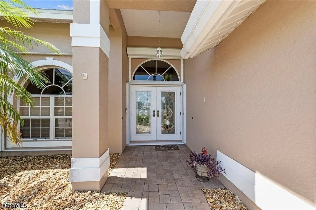 508 SW 6th Street Cape Coral FL 33991