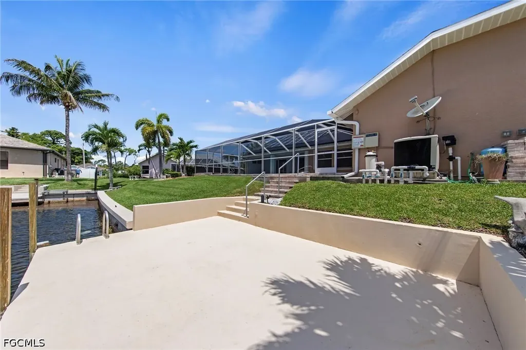 508 SW 6th Street Cape Coral FL 33991
