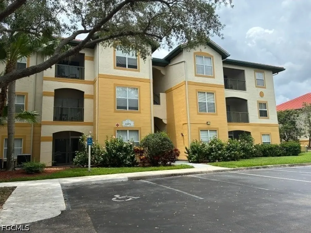 11571 Villa Grand Fort Myers FL 33913