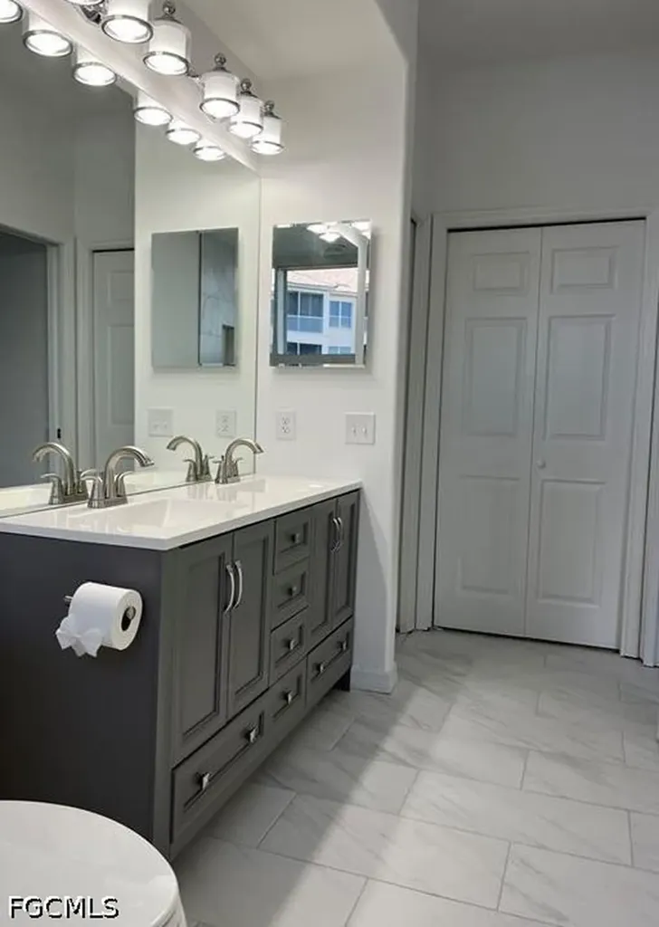 9140 Southmont Cove Fort Myers FL 33908