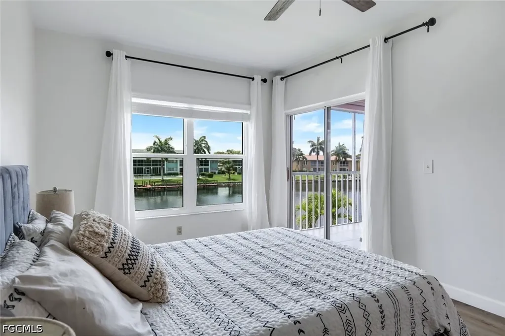 4550 SE 5th Place Cape Coral FL 33904