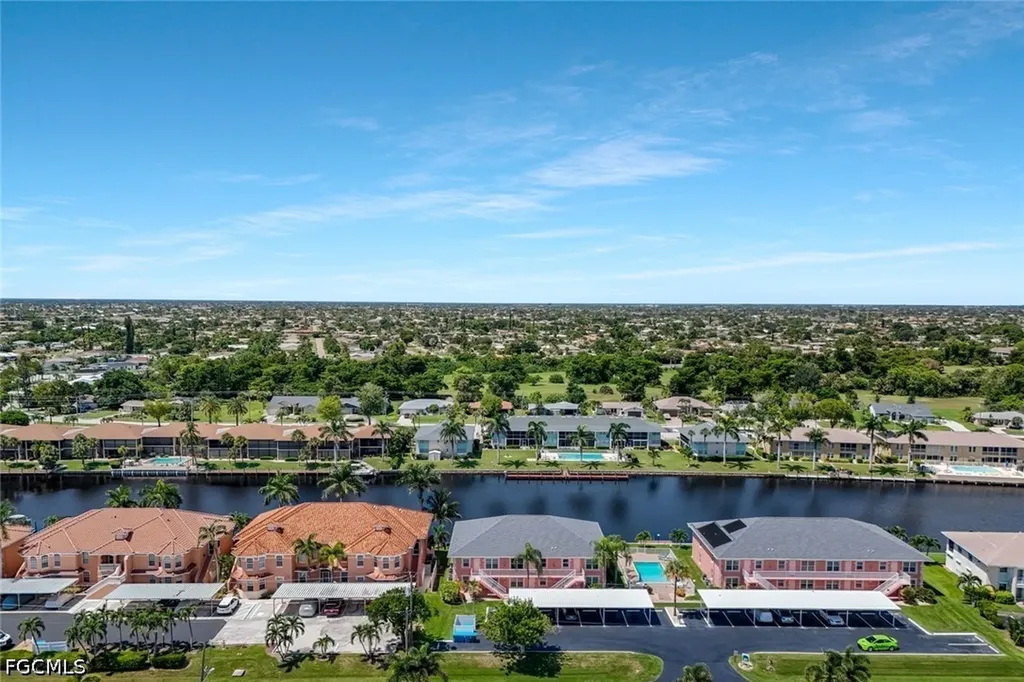 4550 SE 5th Place Cape Coral FL 33904
