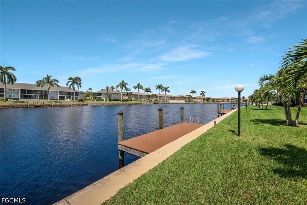 4550 SE 5th Place Cape Coral FL 33904