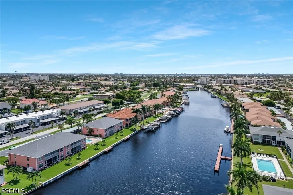 4550 SE 5th Place Cape Coral FL 33904