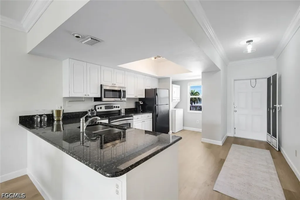 4550 SE 5th Place Cape Coral FL 33904
