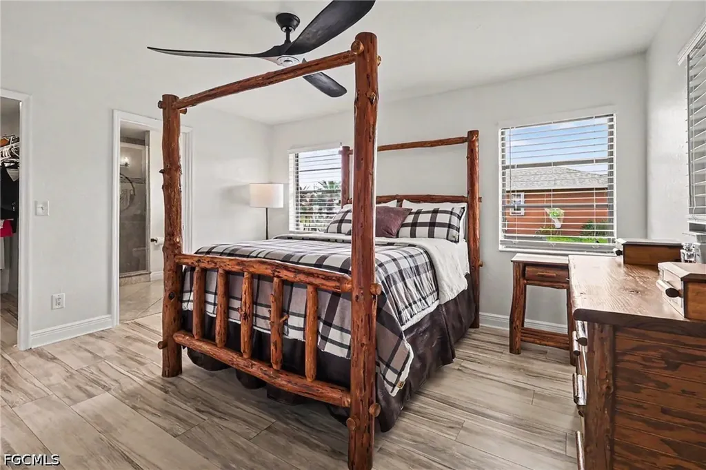 618 SE 11th Place Cape Coral FL 33990