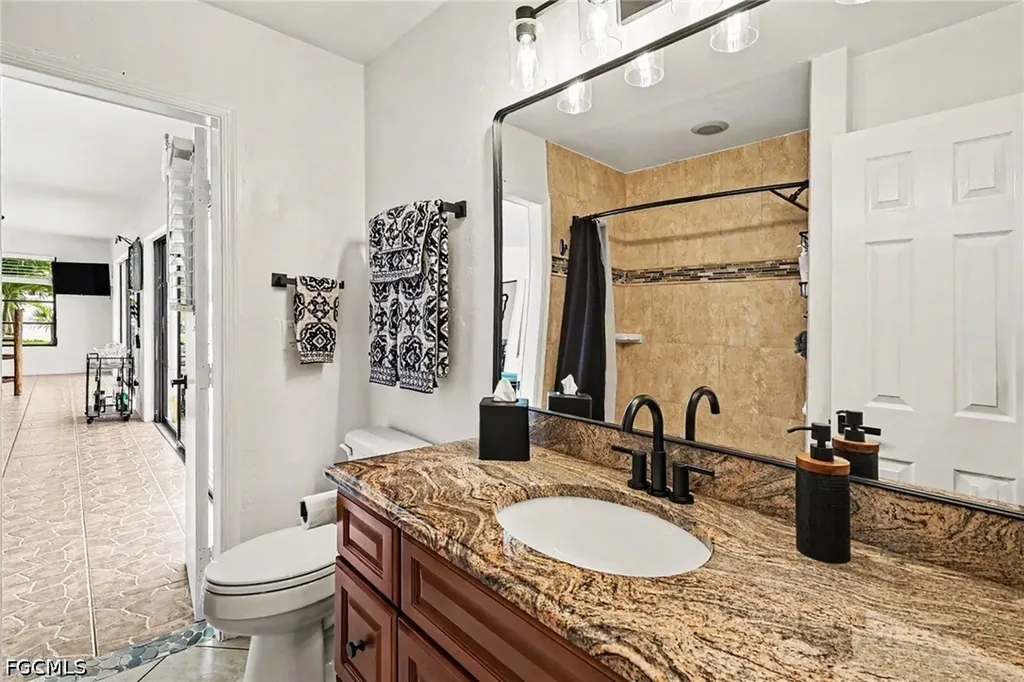 618 SE 11th Place Cape Coral FL 33990