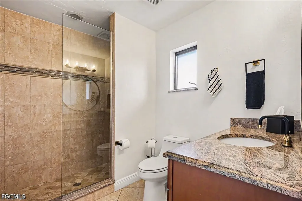 618 SE 11th Place Cape Coral FL 33990