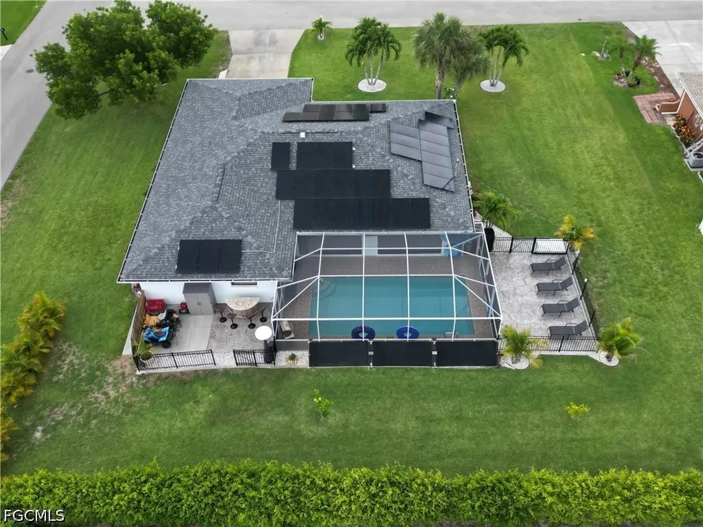 618 SE 11th Place Cape Coral FL 33990