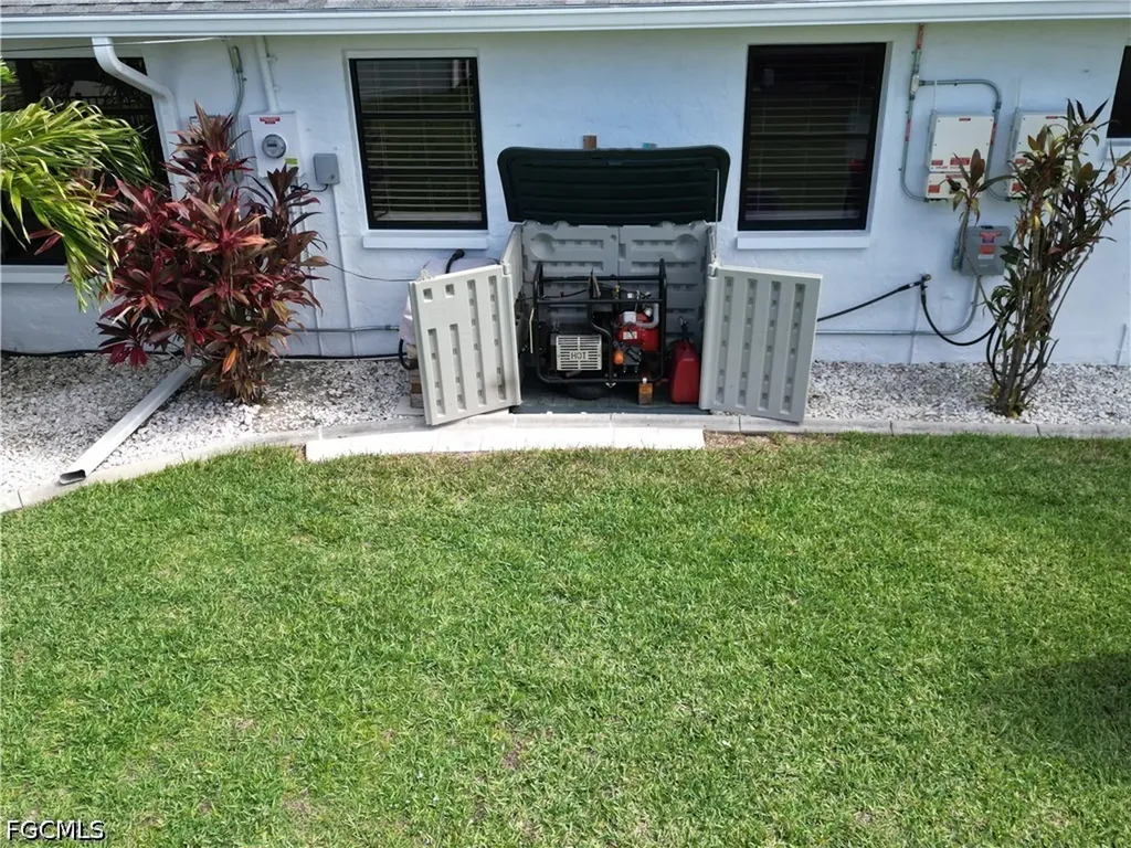 618 SE 11th Place Cape Coral FL 33990
