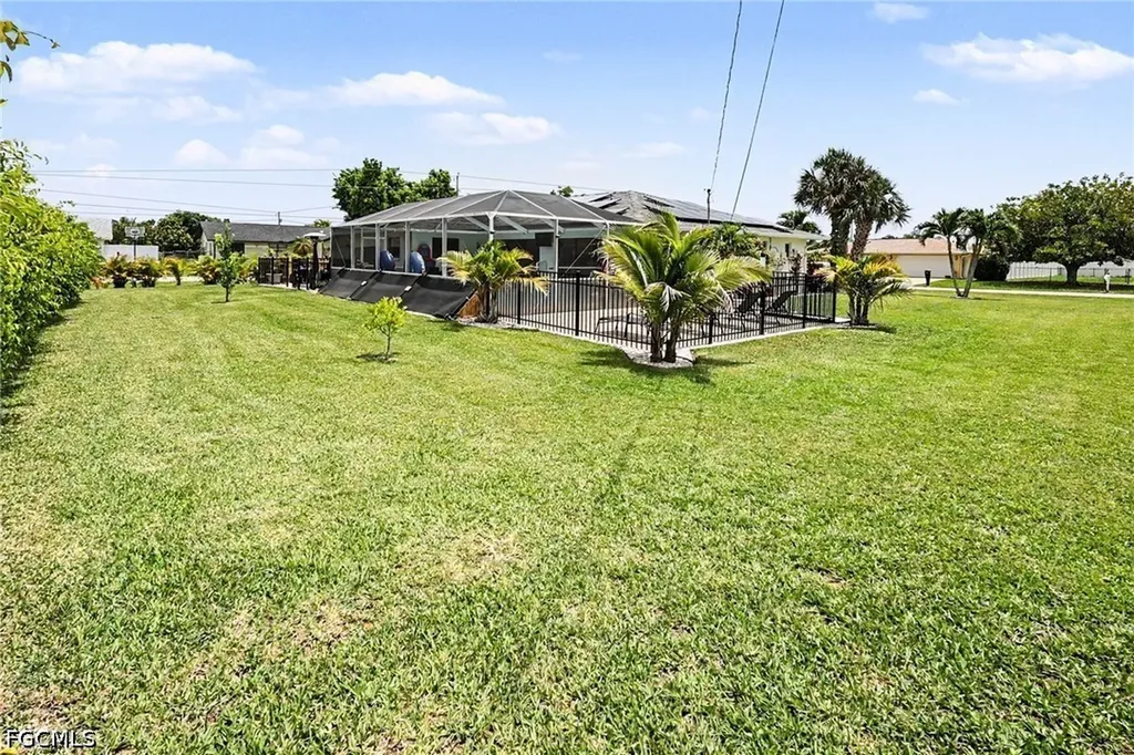 618 SE 11th Place Cape Coral FL 33990