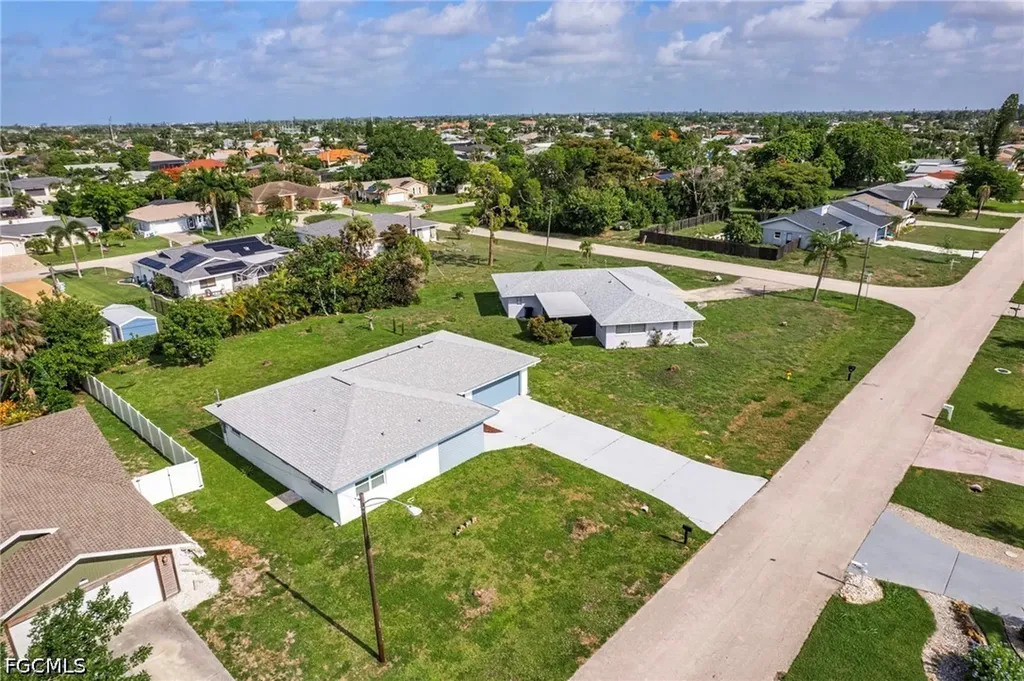 4208 SE 2nd Avenue Cape Coral FL 33904