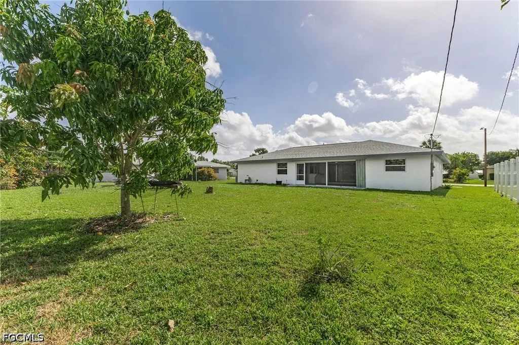 4208 SE 2nd Avenue Cape Coral FL 33904