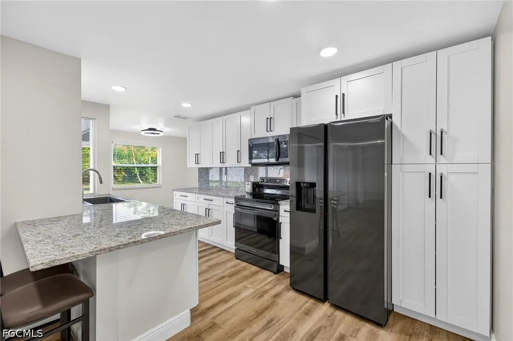 4208 SE 2nd Avenue Cape Coral FL 33904