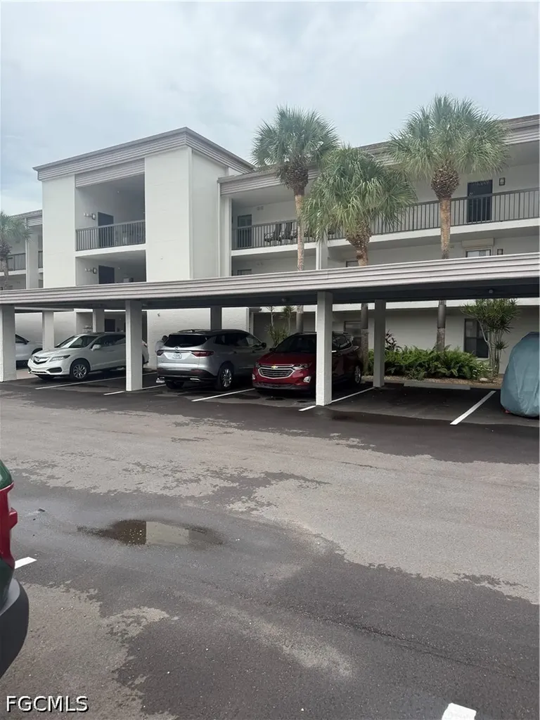 Fort Myers FL, 5845 Trailwinds Drive, Unit 515