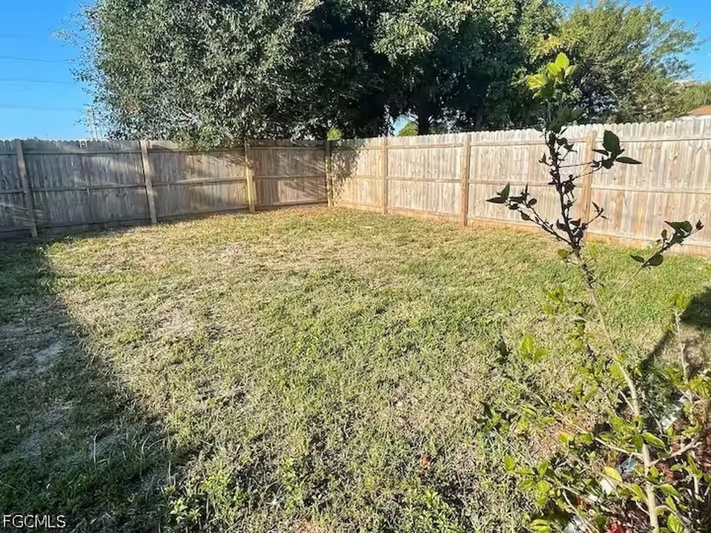 712 SE 47th Street Cape Coral FL 33904