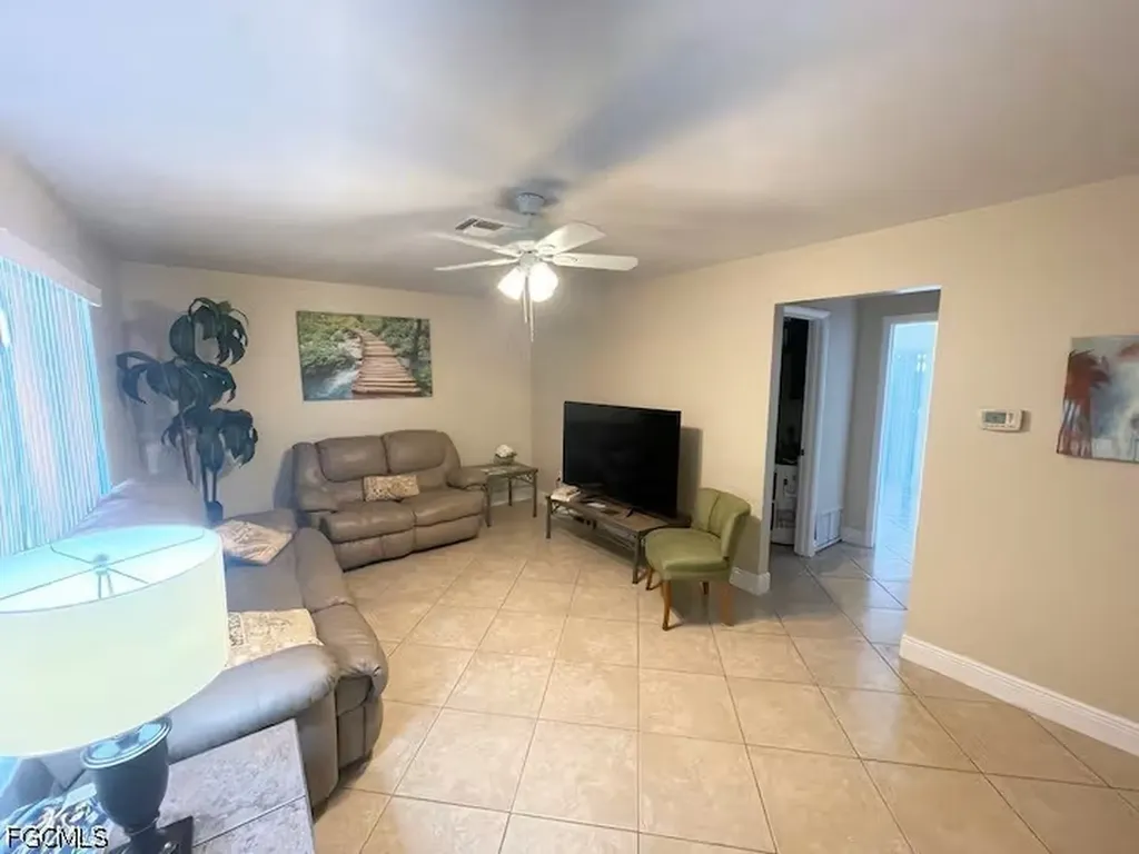 712 SE 47th Street Cape Coral FL 33904